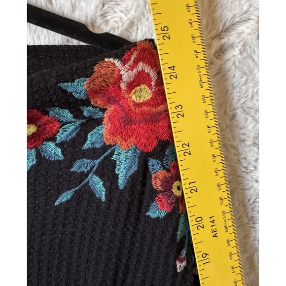 Umgee Sweater Top Small Off Shoulder Black Embroidered Floral Dolman Waffle Knit - Picture 13 of 13